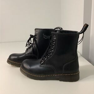 PROSPECTOR , UNISEX Classic Black Boots 🥾 , 9W/ 7M